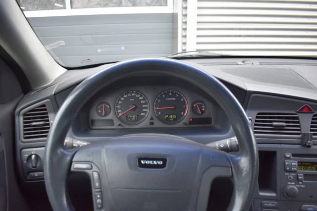 VOLVO V70 2.4 / AIRCO / STOELVERWARMING / CRUISE CONTROL, Grouwstra Personen- en Bedrijfsautos BV, Deventer