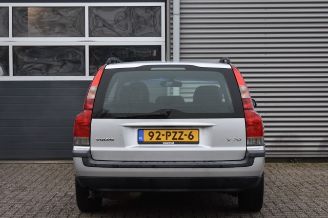 VOLVO V70 2.4 / AIRCO / STOELVERWARMING / CRUISE CONTROL, Grouwstra Personen- en Bedrijfsautos BV, Deventer