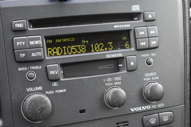 VOLVO V70 2.4 / AIRCO / STOELVERWARMING / CRUISE CONTROL, Grouwstra Personen- en Bedrijfsautos BV, Deventer