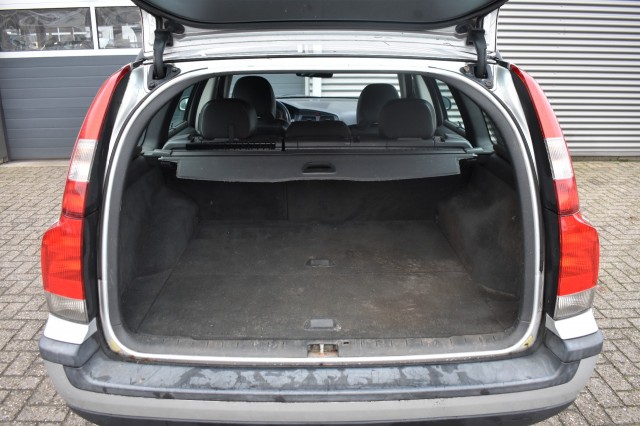 VOLVO V70 2.4 / AIRCO / STOELVERWARMING / CRUISE CONTROL, Grouwstra Personen- en Bedrijfsautos BV, Deventer