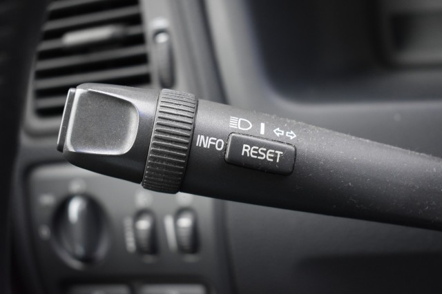 VOLVO V70 2.4 / AIRCO / STOELVERWARMING / CRUISE CONTROL, Grouwstra Personen- en Bedrijfsautos BV, Deventer