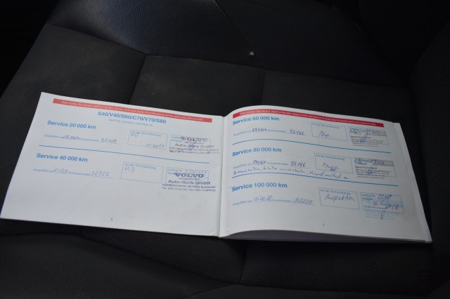 VOLVO V70 2.4 / AIRCO / STOELVERWARMING / CRUISE CONTROL, Grouwstra Personen- en Bedrijfsautos BV, Deventer