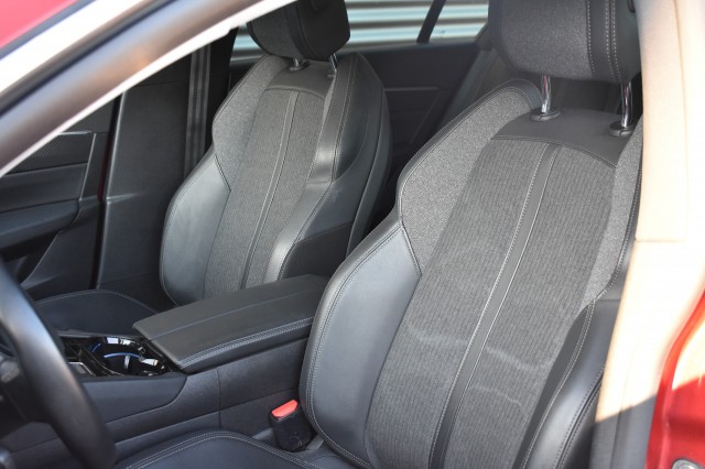 PEUGEOT 508 1.6 HYB / CARPLAY / STOELVERWARMING / CAMERA , Grouwstra Personen- en Bedrijfsautos BV, Deventer