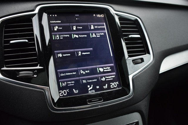 VOLVO XC90 2.0 T8 / POLESTAR ENGINEERED / HEICO UITLATEN / STOELVENTILATIE, Grouwstra Personen- en Bedrijfsautos BV, Deventer