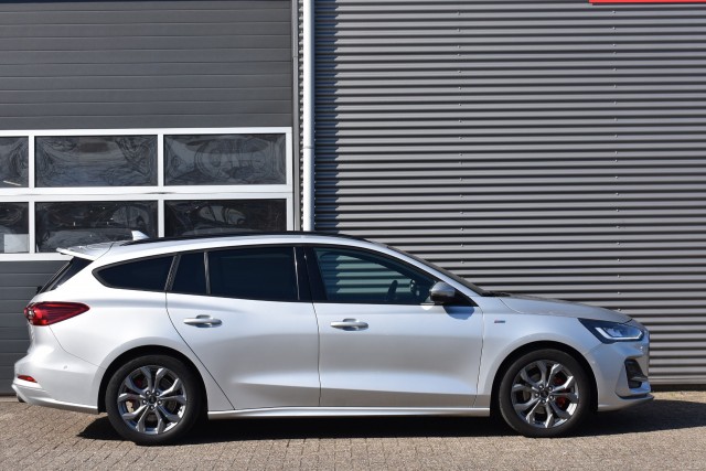 FORD FOCUS 1.0 EBH / ST LINE / CARPLAY / BTW AUTO, Grouwstra Personen- en Bedrijfsautos BV, Deventer