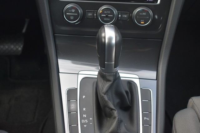 VOLKSWAGEN GOLF 1.5 TSI / ADAP. CRUISE / LED PAKKET / 4 NIEUWE BANDEN, Grouwstra Personen- en Bedrijfsautos BV, Deventer