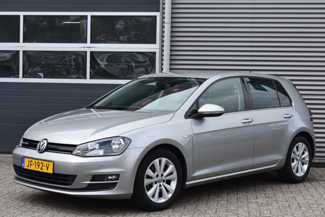 Volkswagen Golf - 1.0 TSI BNS ED. CON / APPLE CARPLAY / CLIMA / DEALER ONDERHOUDEN 