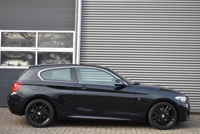 BMW 1-SERIE 118I HIGH EXECUTIVE / M PAKKET / LEDER / NAVI  / STOELVERWARMING , Grouwstra Personen- en Bedrijfsautos BV, Deventer