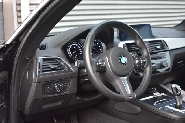 BMW 1-SERIE 118I HIGH EXECUTIVE / M PAKKET / LEDER / NAVI  / STOELVERWARMING , Grouwstra Personen- en Bedrijfsautos BV, Deventer