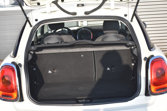 MINI COOPER 1.2 ONE BUSINESS / AIRCO / CRUISE CONTROLE/  MINI CONNECTED , Grouwstra Personen- en Bedrijfsautos BV, Deventer