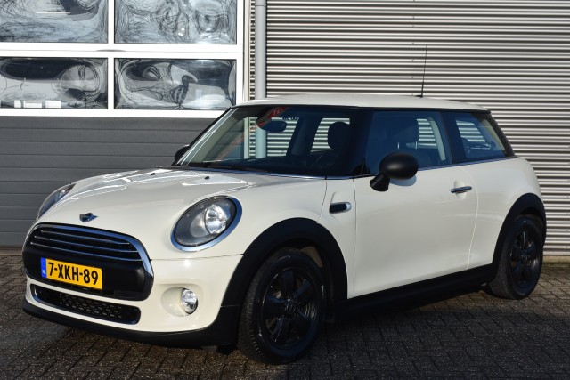 MINI COOPER 1.2 ONE BUSINESS / AIRCO / CRUISE CONTROLE/  MINI CONNECTED , Grouwstra Personen- en Bedrijfsautos BV, Deventer
