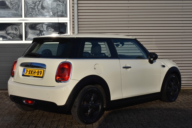 MINI COOPER 1.2 ONE BUSINESS / AIRCO / CRUISE CONTROLE/  MINI CONNECTED , Grouwstra Personen- en Bedrijfsautos BV, Deventer
