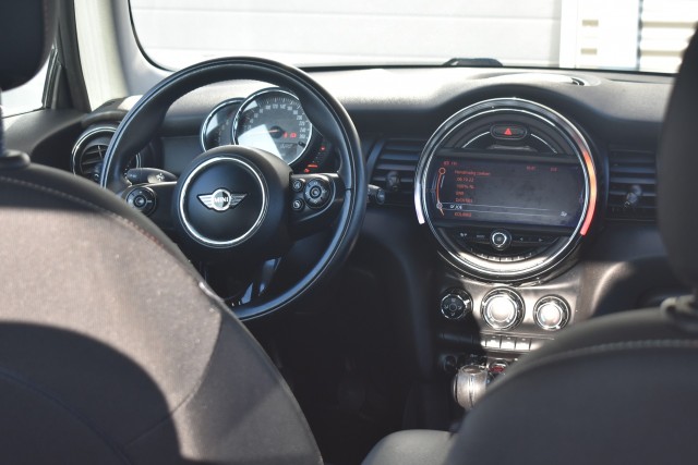MINI COOPER 1.2 ONE BUSINESS / AIRCO / CRUISE CONTROLE/  MINI CONNECTED , Grouwstra Personen- en Bedrijfsautos BV, Deventer
