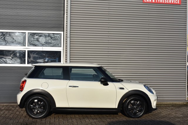 MINI COOPER 1.2 ONE BUSINESS / AIRCO / CRUISE CONTROLE/  MINI CONNECTED , Grouwstra Personen- en Bedrijfsautos BV, Deventer