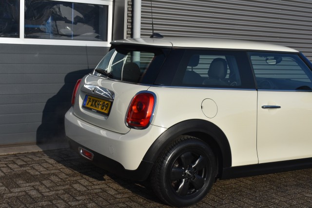 MINI COOPER 1.2 ONE BUSINESS / AIRCO / CRUISE CONTROLE/  MINI CONNECTED , Grouwstra Personen- en Bedrijfsautos BV, Deventer
