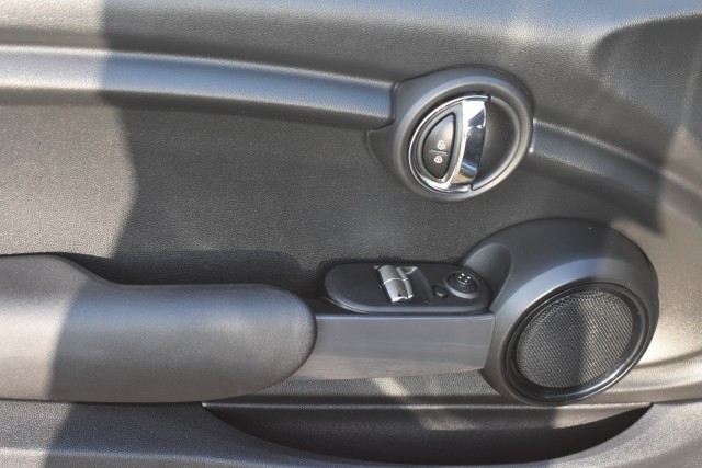 MINI COOPER 1.2 ONE BUSINESS / AIRCO / CRUISE CONTROLE/  MINI CONNECTED , Grouwstra Personen- en Bedrijfsautos BV, Deventer