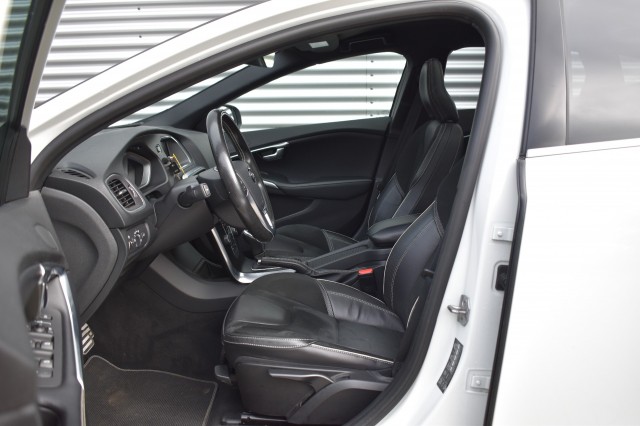 VOLVO V40 1.5 T3 AUT. POLAR+ SPORT / HARMAN/KARDON / AFN. HAAK, Grouwstra Auto`s, Deventer