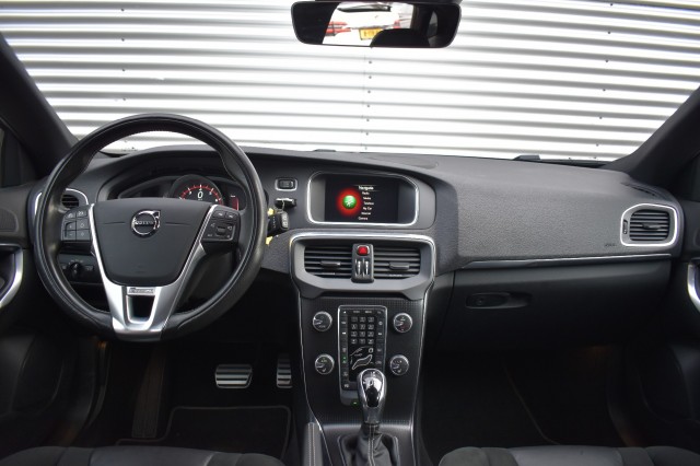VOLVO V40 1.5 T3 AUT. POLAR+ SPORT / HARMAN/KARDON / AFN. HAAK, Grouwstra Auto`s, Deventer
