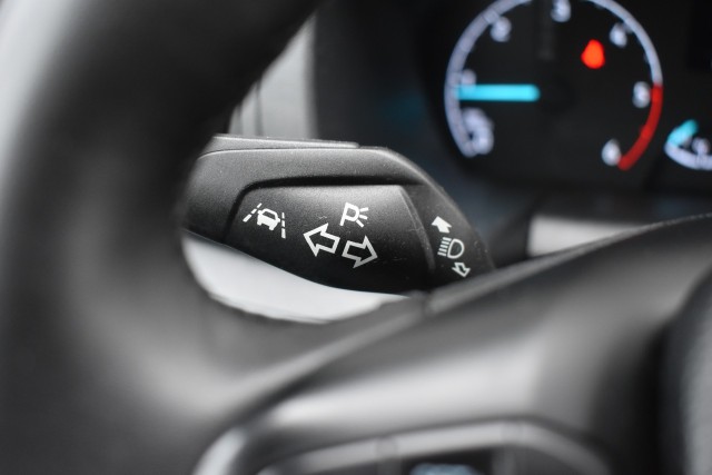 FORD TRANSIT CUSTOM 300 2.0 TDCI L2H1 DUBBEL CABINE / APPLE CARPLAY / TREKHAAK, Grouwstra Personen- en Bedrijfsautos BV, Devente