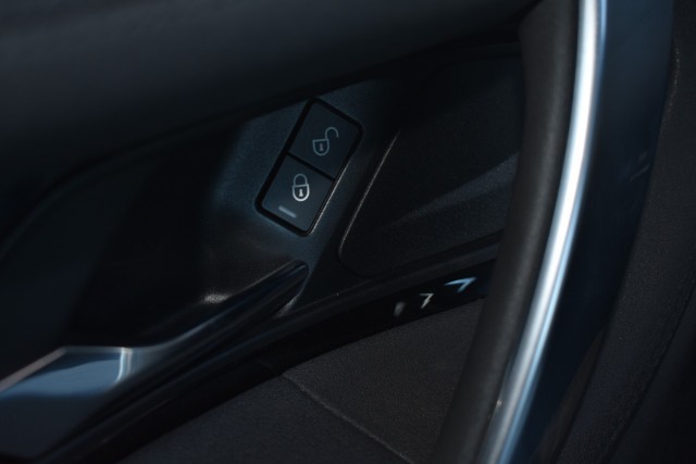 LAND ROVER DISCOVERY SPORT P300E 1.5 S / LEDER / P.CAM./ APPLE CARPLAY / LED KOPL., Grouwstra Auto`s, Deventer