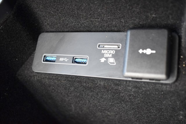 LAND ROVER DISCOVERY SPORT P300E 1.5 S / LEDER / P.CAM./ APPLE CARPLAY / LED KOPL., Grouwstra Auto`s, Deventer