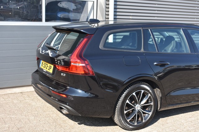 VOLVO V60 2.0 AUT. B3 MOMENTUM / ADAP. CRUISE / PDC + P.CAM. / STOEL + STW VERW., Grouwstra Auto`s, Deventer