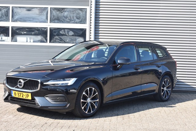 VOLVO V60 - 2.0 AUT. B3 MOMENTUM / ADAP. CRUISE / PDC + P.CAM. / STOEL + STW VERW. 