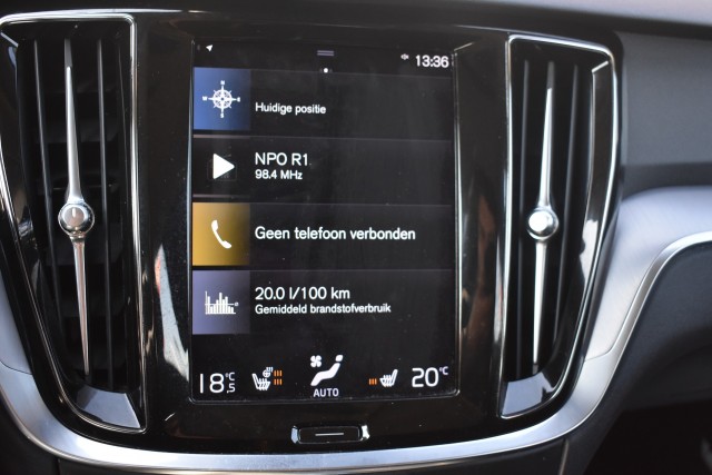 VOLVO V60 2.0 AUT. B3 MOMENTUM / ADAP. CRUISE / PDC + P.CAM. / STOEL + STW VERW., Grouwstra Auto`s, Deventer