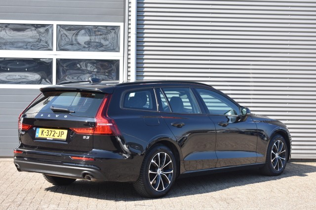 VOLVO V60 2.0 AUT. B3 MOMENTUM / ADAP. CRUISE / PDC + P.CAM. / STOEL + STW VERW., Grouwstra Auto`s, Deventer
