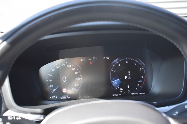 VOLVO V60 2.0 AUT. B3 MOMENTUM / ADAP. CRUISE / PDC + P.CAM. / STOEL + STW VERW., Grouwstra Auto`s, Deventer