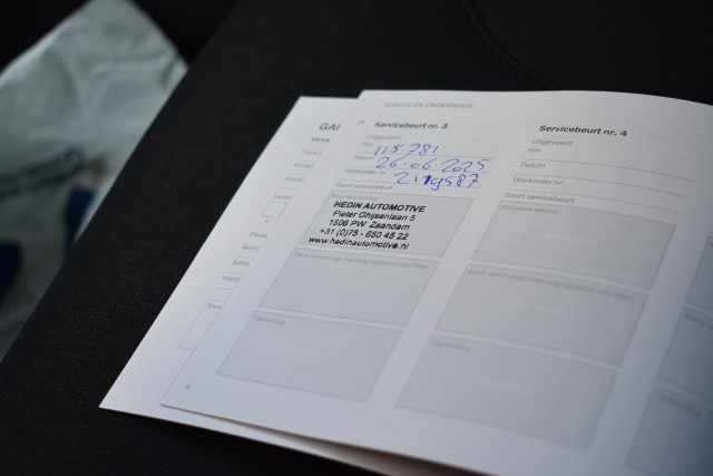 VOLVO V60 2.0 AUT. B3 MOMENTUM / ADAP. CRUISE / PDC + P.CAM. / STOEL + STW VERW., Grouwstra Auto`s, Deventer