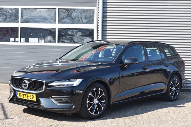 VOLVO V60 2.0 AUT. B3 MOMENTUM / ADAP. CRUISE / PDC + P.CAM. / STOEL + STW VERW., Grouwstra Auto`s, Deventer