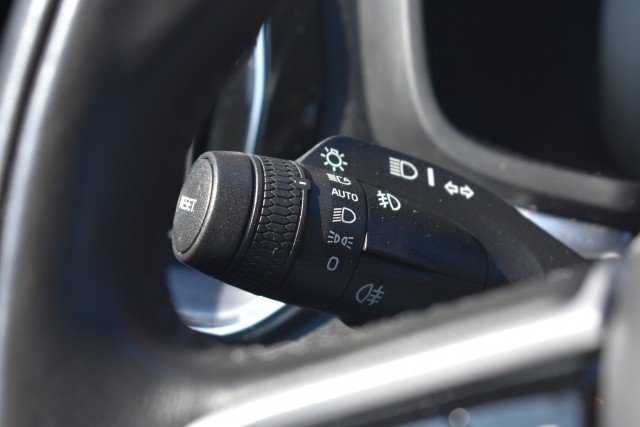 VOLVO V60 2.0 AUT. B3 MOMENTUM / ADAP. CRUISE / PDC + P.CAM. / STOEL + STW VERW., Grouwstra Auto`s, Deventer