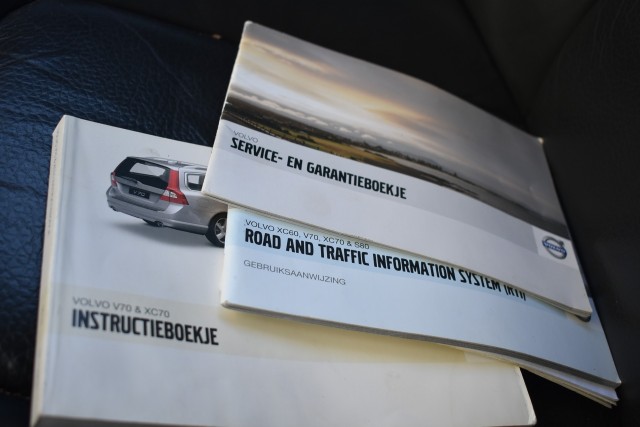 VOLVO XC70 2.4D SUMMUM / VERW STOELEN / LEDER / NL AUTO / 100% ONDERHOUD , Grouwstra Personen- en Bedrijfsautos BV, Deventer