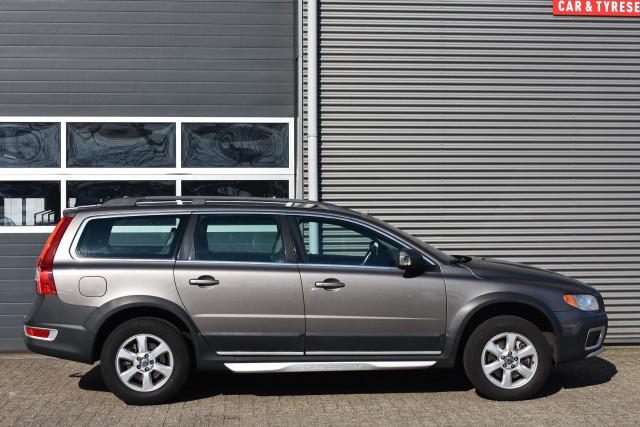 VOLVO XC70 2.4D SUMMUM / VERW STOELEN / LEDER / NL AUTO / 100% ONDERHOUD , Grouwstra Personen- en Bedrijfsautos BV, Deventer