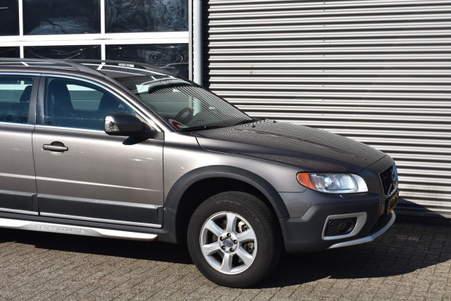 VOLVO XC70 2.4D SUMMUM / VERW STOELEN / LEDER / NL AUTO / 100% ONDERHOUD , Grouwstra Personen- en Bedrijfsautos BV, Deventer