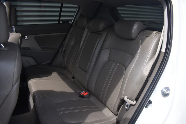 KIA SPORTAGE 2.0 SUPER PACK / 4 X STOELEN VERWARMD / 100% ONDERHOUDEN / NL AUTO, Grouwstra Personen- en Bedrijfsautos BV, Devent