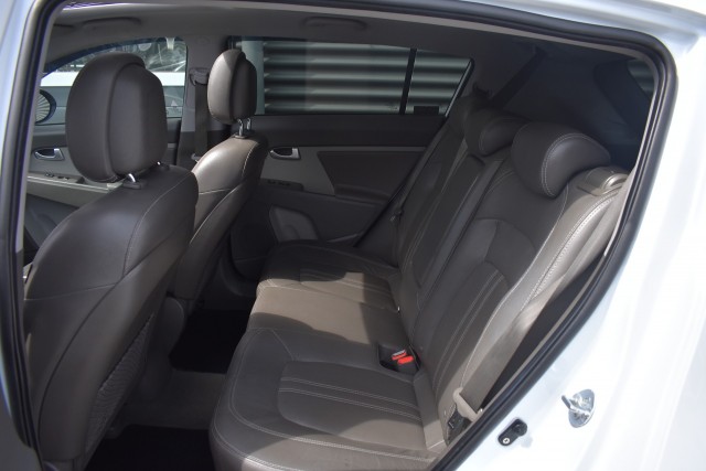 KIA SPORTAGE 2.0 SUPER PACK / 4 X STOELEN VERWARMD / 100% ONDERHOUDEN / NL AUTO, Grouwstra Personen- en Bedrijfsautos BV, Devent