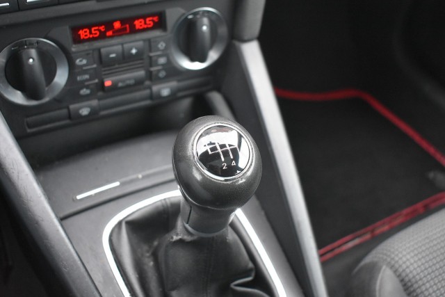 AUDI A3 2.0 TDI ATTR. BNS / PANO DAK / CLIMA / PDC / 100% ONDERHOUDEN, Grouwstra Personen- en Bedrijfsautos BV, Deventer