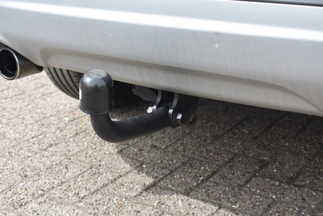 FORD KUGA 1.5 ECOB. TITANIUM / PDC /  TREKHAAK / STOELVERWARMING , Grouwstra Personen- en Bedrijfsautos BV, Deventer