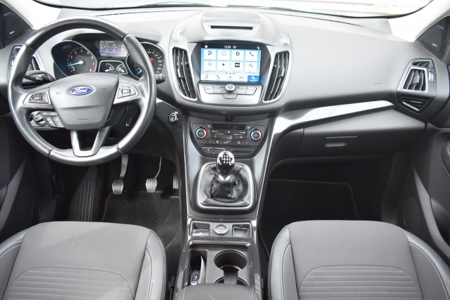 FORD KUGA 1.5 ECOB. TITANIUM / PDC /  TREKHAAK / STOELVERWARMING , Grouwstra Personen- en Bedrijfsautos BV, Deventer