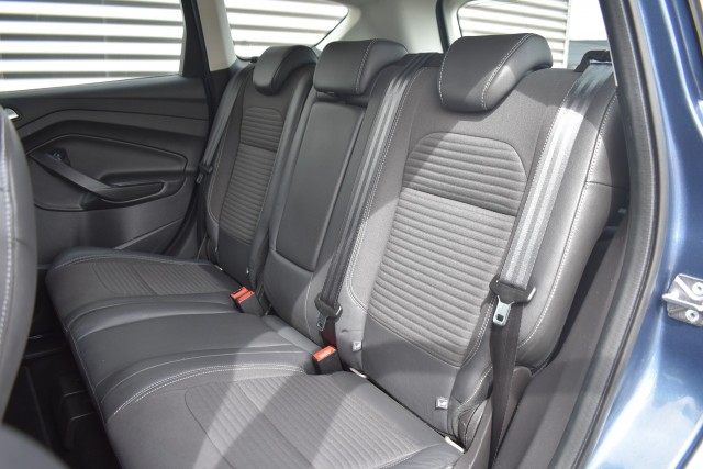 FORD KUGA 1.5 ECOB. TITANIUM / PDC /  TREKHAAK / STOELVERWARMING , Grouwstra Personen- en Bedrijfsautos BV, Deventer