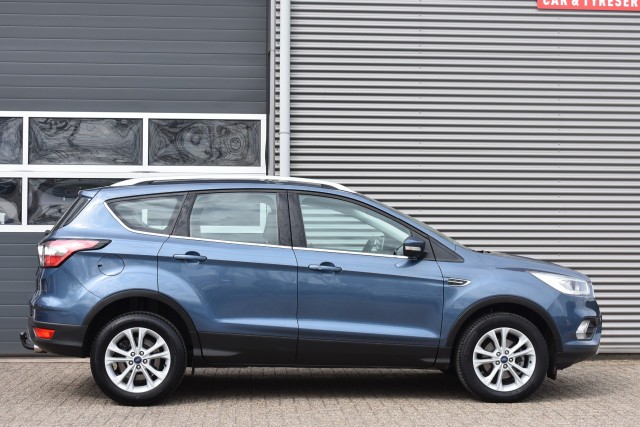 FORD KUGA 1.5 ECOB. TITANIUM / PDC /  TREKHAAK / STOELVERWARMING , Grouwstra Personen- en Bedrijfsautos BV, Deventer