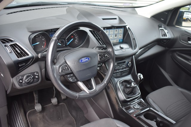 FORD KUGA 1.5 ECOB. TITANIUM / PDC /  TREKHAAK / STOELVERWARMING , Grouwstra Personen- en Bedrijfsautos BV, Deventer