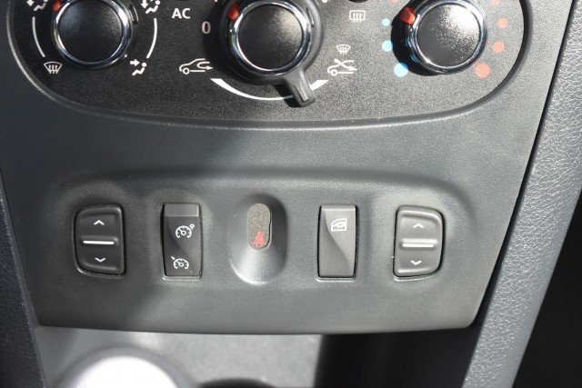 DACIA SANDERO 0.9 TCE STEPWAY / NAVI / TREKHAAK / PDC / BLUETOOTH , Grouwstra Personen- en Bedrijfsautos BV, Deventer