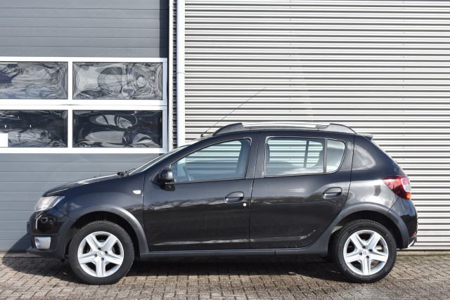 DACIA SANDERO 0.9 TCE STEPWAY / NAVI / TREKHAAK / PDC / BLUETOOTH , Grouwstra Personen- en Bedrijfsautos BV, Deventer
