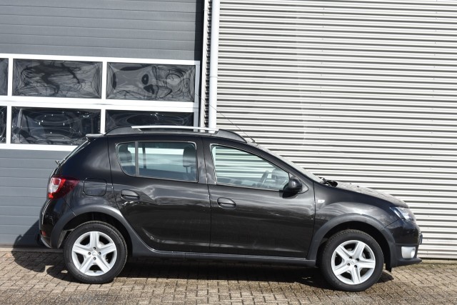 DACIA SANDERO 0.9 TCE STEPWAY / NAVI / TREKHAAK / PDC / BLUETOOTH , Grouwstra Personen- en Bedrijfsautos BV, Deventer