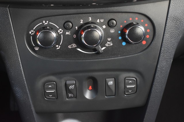 DACIA SANDERO 0.9 TCE STEPWAY / NAVI / TREKHAAK / PDC / BLUETOOTH , Grouwstra Personen- en Bedrijfsautos BV, Deventer