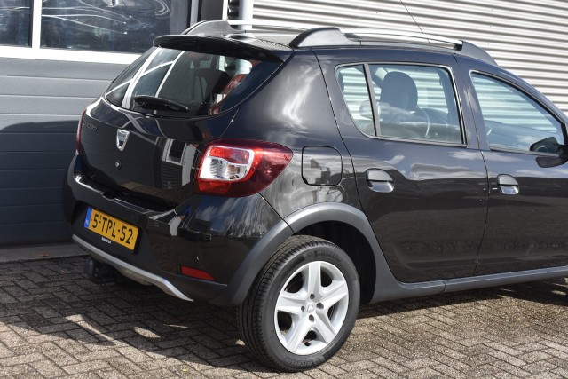 DACIA SANDERO 0.9 TCE STEPWAY / NAVI / TREKHAAK / PDC / BLUETOOTH , Grouwstra Personen- en Bedrijfsautos BV, Deventer