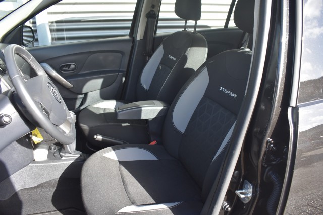 DACIA SANDERO 0.9 TCE STEPWAY / NAVI / TREKHAAK / PDC / BLUETOOTH , Grouwstra Personen- en Bedrijfsautos BV, Deventer